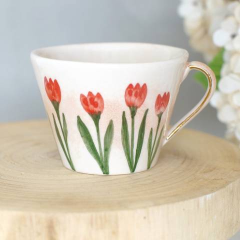 Red tulip coffee cup