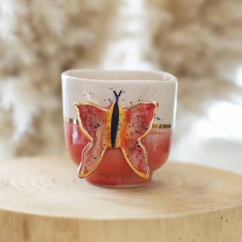 Leptir u crvenoj boji 2